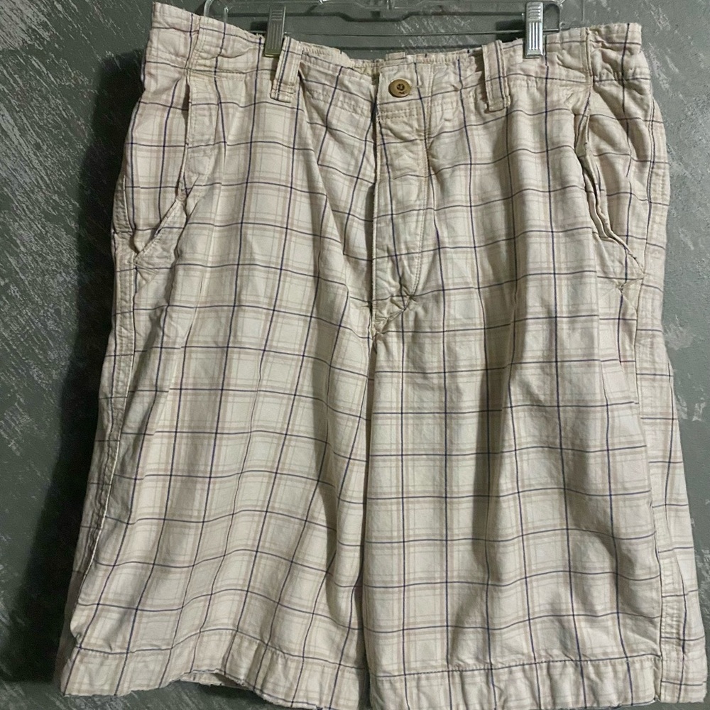 Hollister Men's Beige Plaid Flat Front Shorts